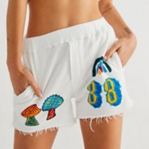 Pants - MOTHER Jeans The Quickie Roller Short Fray Sunshiney Day Sz S